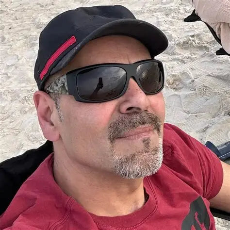 Daniel R., 46 años • Tucson, Arizona